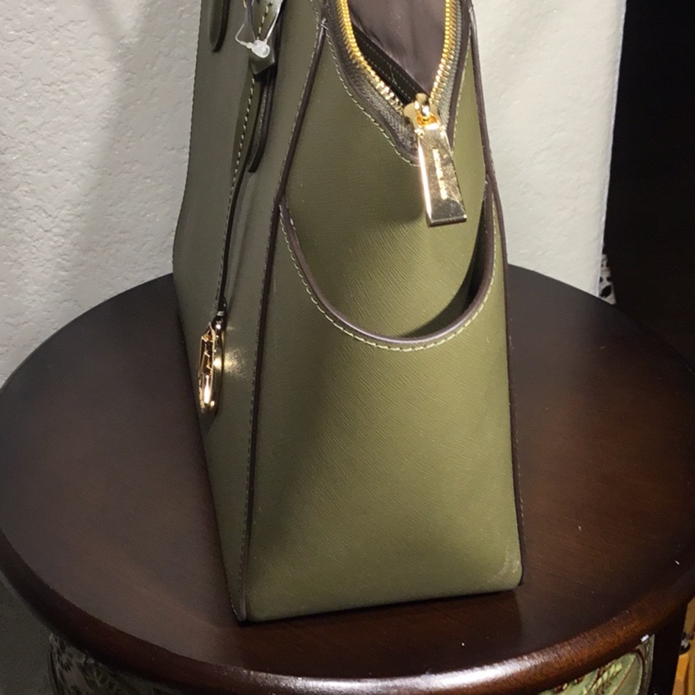 Michael Kors Green Leather MARILYN  Tote with Signature Charm NWT - Picture 10 of 11